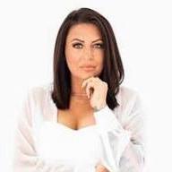 Amber Johns Headshot.jpg